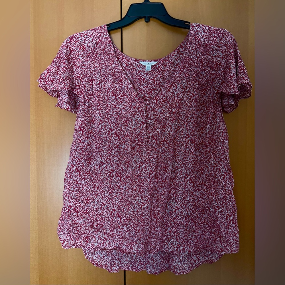Lucky Brand Red& White Flutter Sleeve Blouse